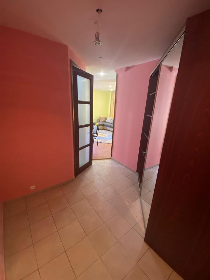 White New Apartments Ultracentral 2-Rooms In The Heart Chisinau Exterior foto