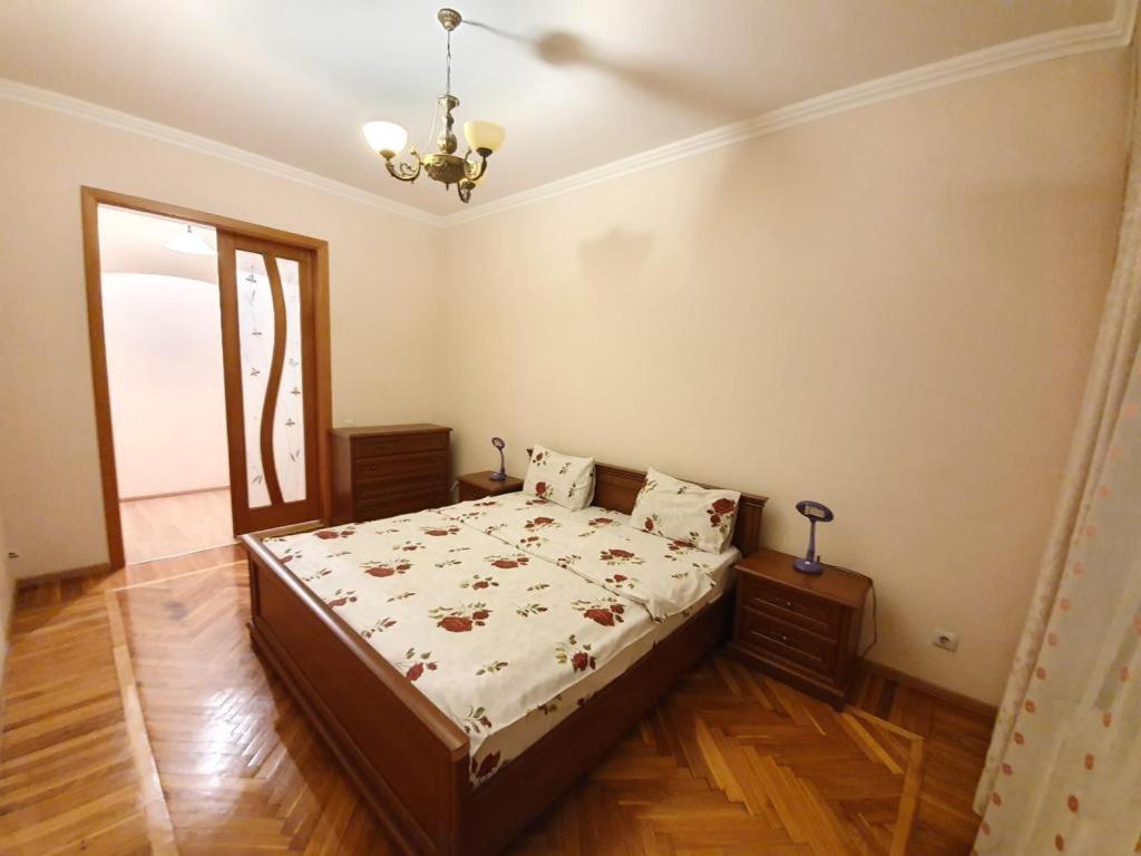 White New Apartments Ultracentral 2-Rooms In The Heart Chisinau Exterior foto